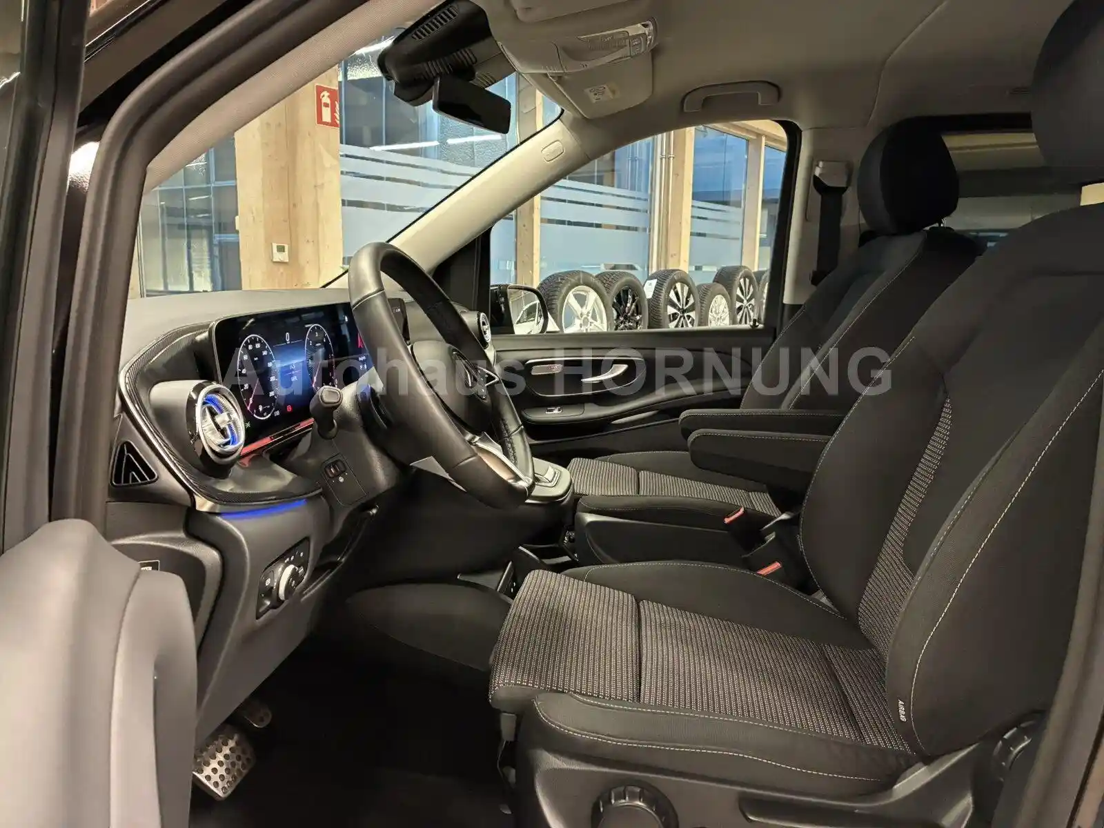 Mercedes-Benz V 220