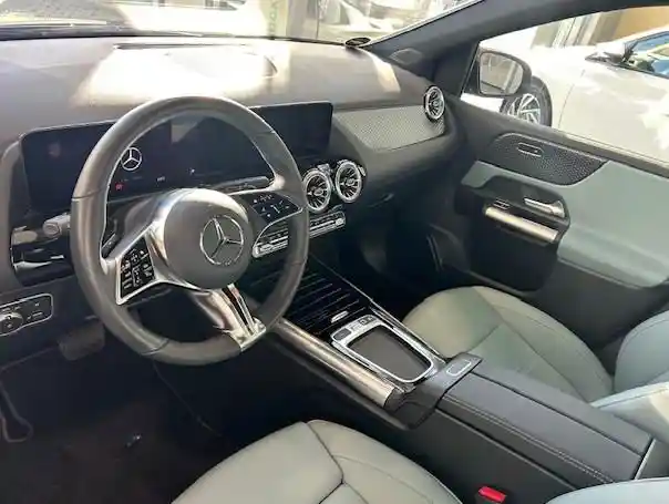 Mercedes-Benz B 200