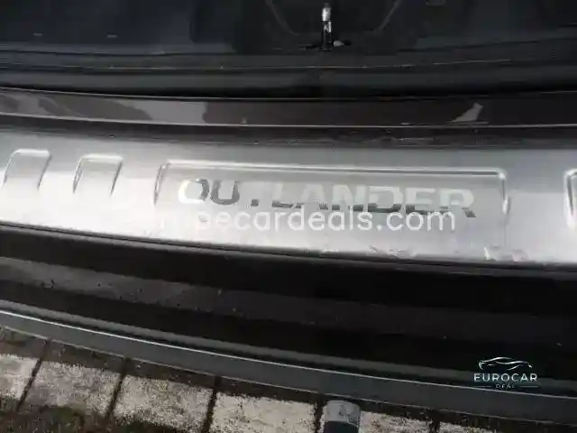 Mitsubishi Plug-in Hybrid Outlander
