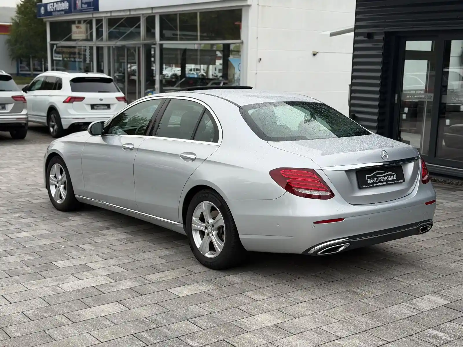 Mercedes-Benz E 220