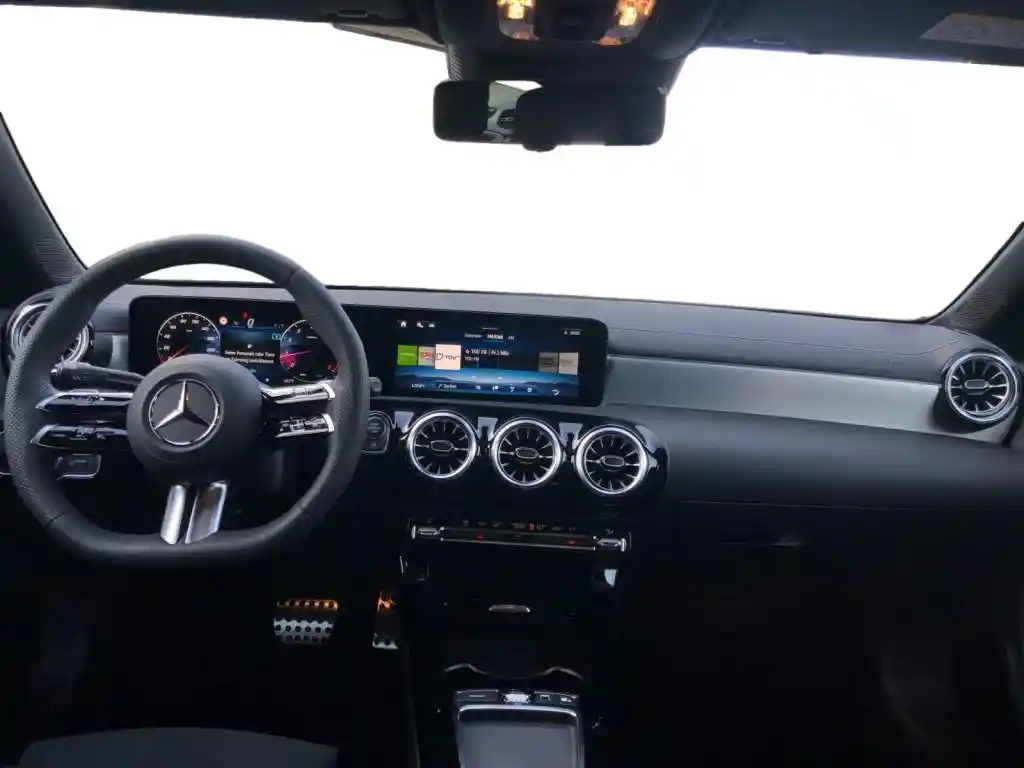 Mercedes-Benz CLA 180