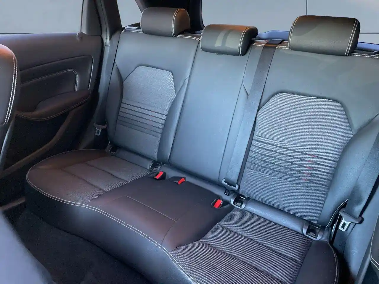 Mercedes-Benz B 220