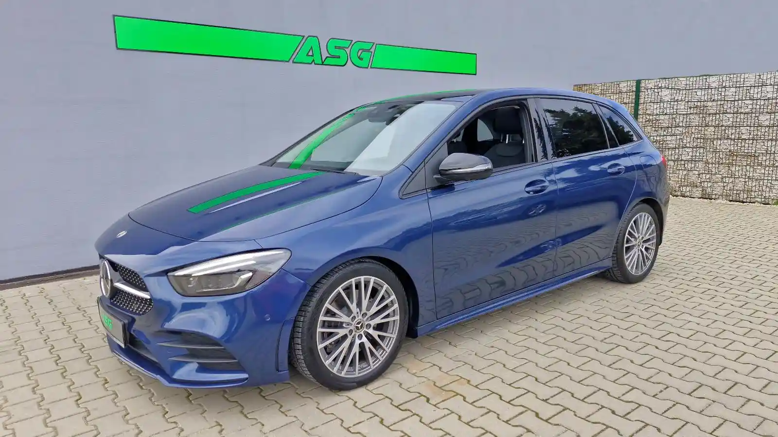 Mercedes-Benz B 220