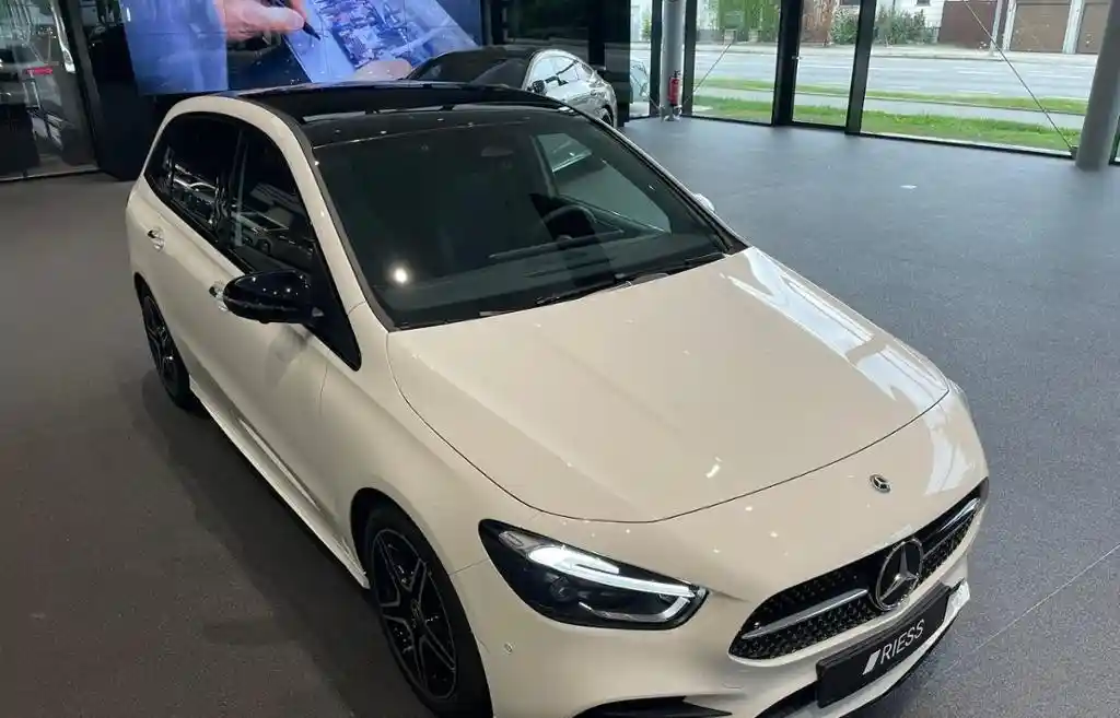 Mercedes-Benz B 220
