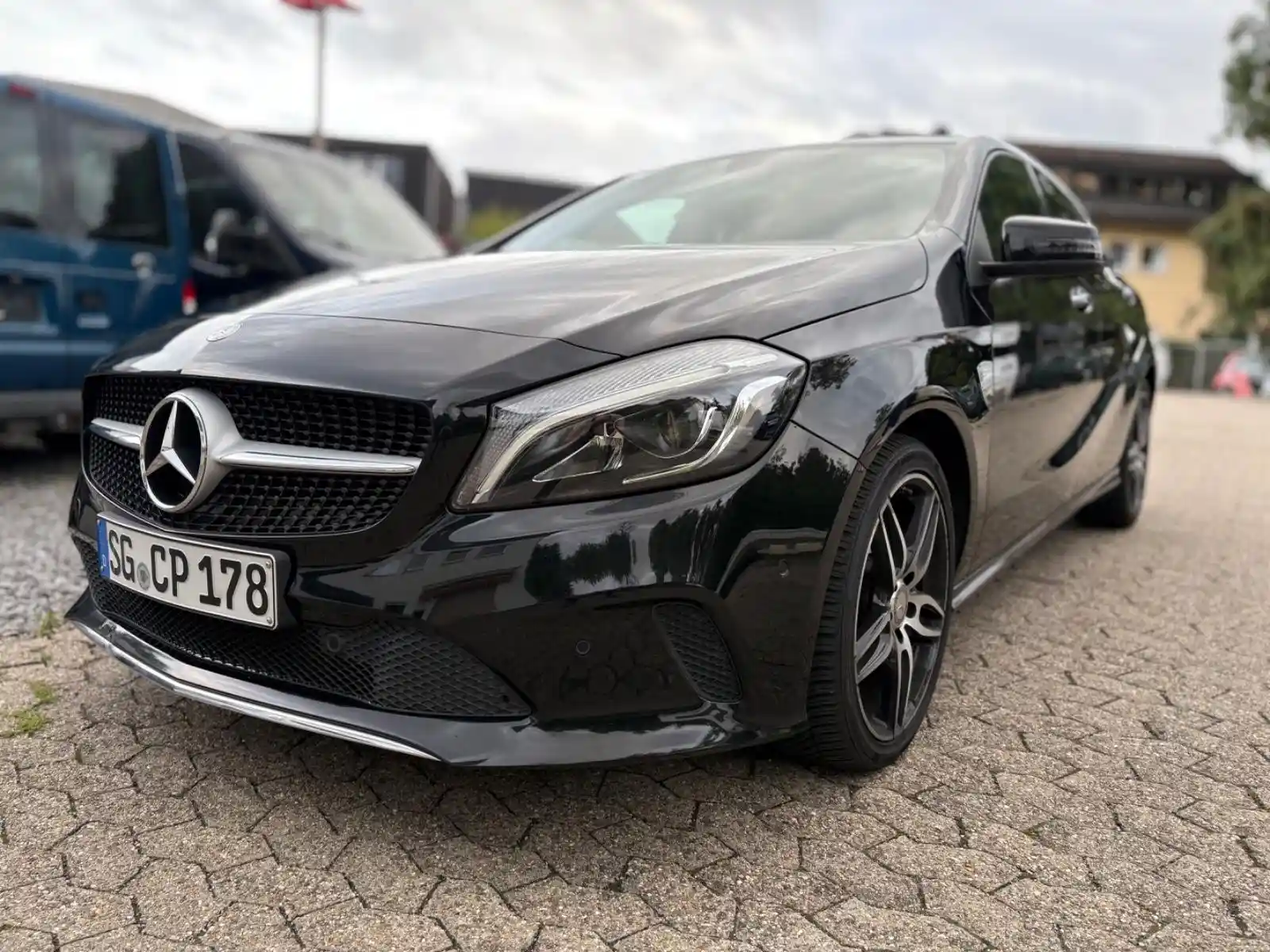 Mercedes-Benz A 220