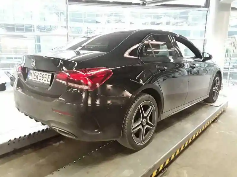 Mercedes-Benz A 250