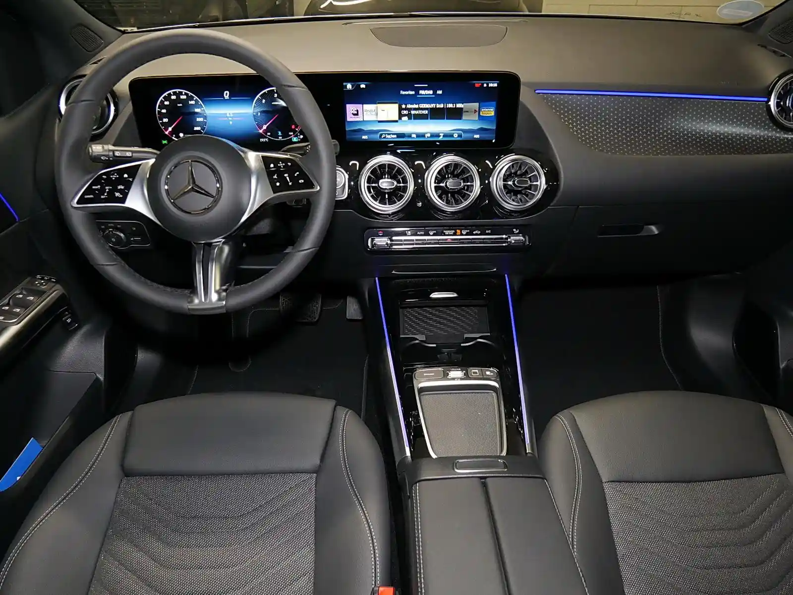 Mercedes-Benz B 180
