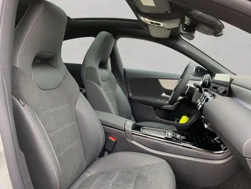 Mercedes-Benz CLA 220