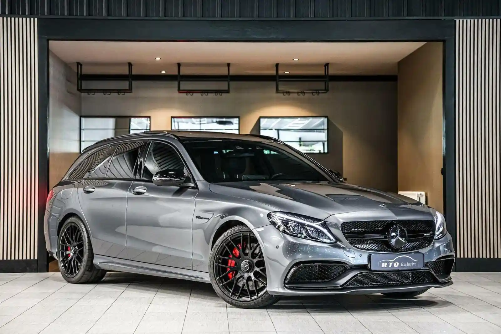 Mercedes-Benz C 63 AMG