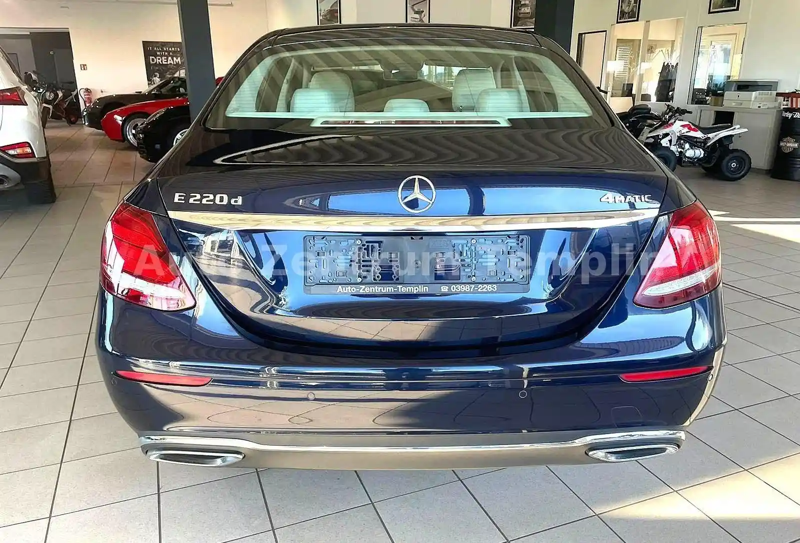 Mercedes-Benz E 220
