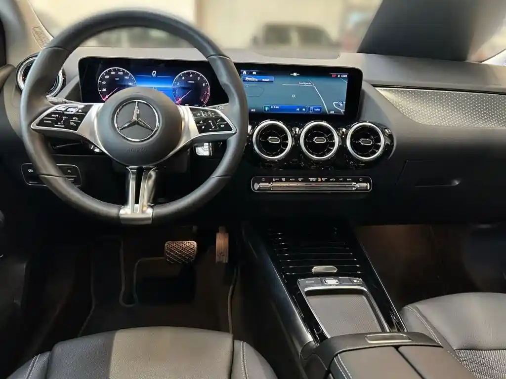 Mercedes-Benz B 200