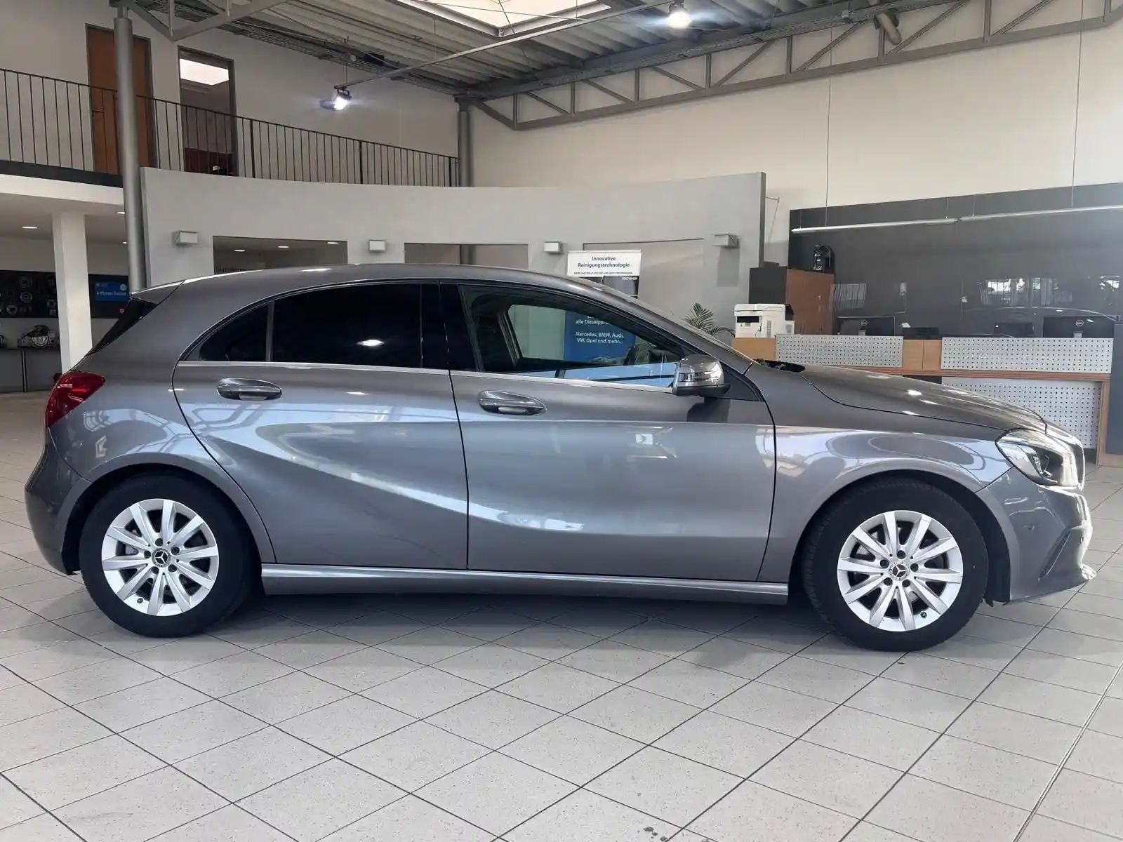 Mercedes-Benz A 180
