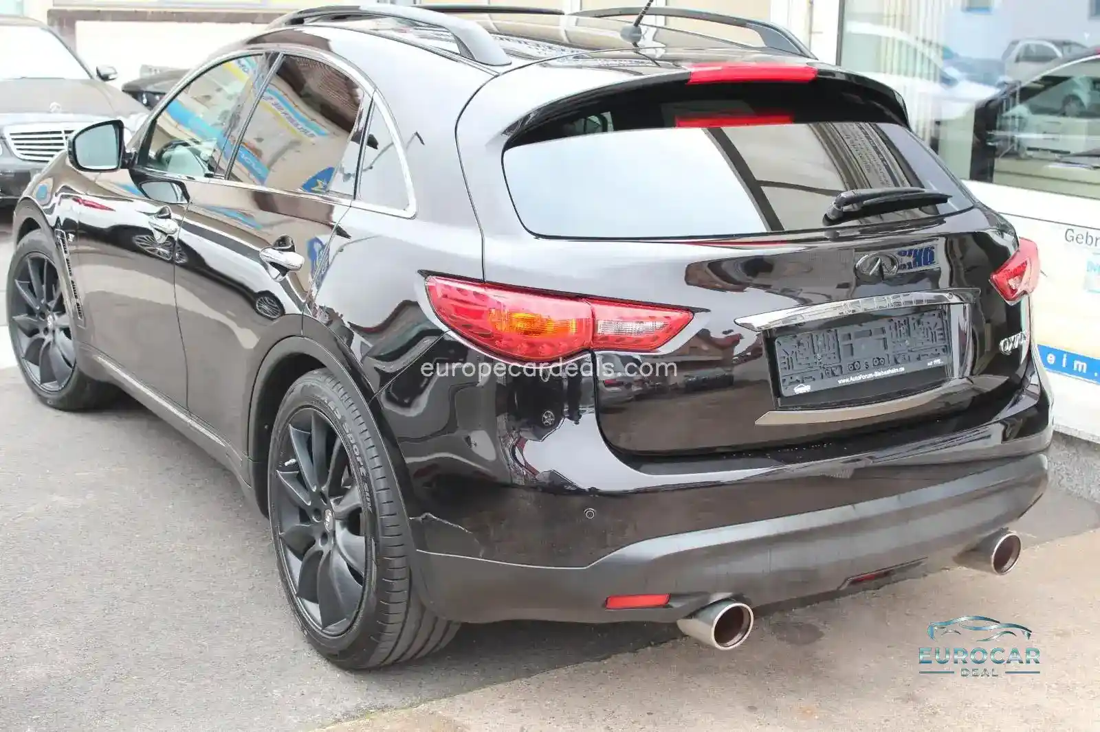 Infiniti QX70