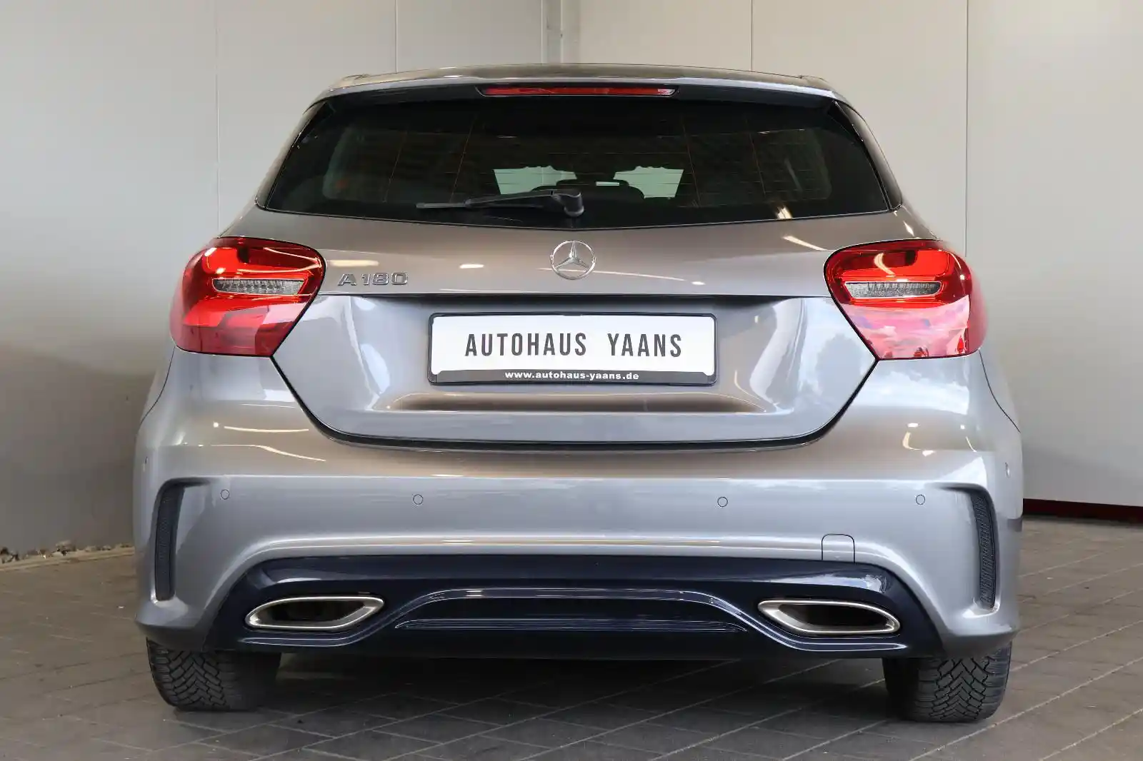 Mercedes-Benz A 180