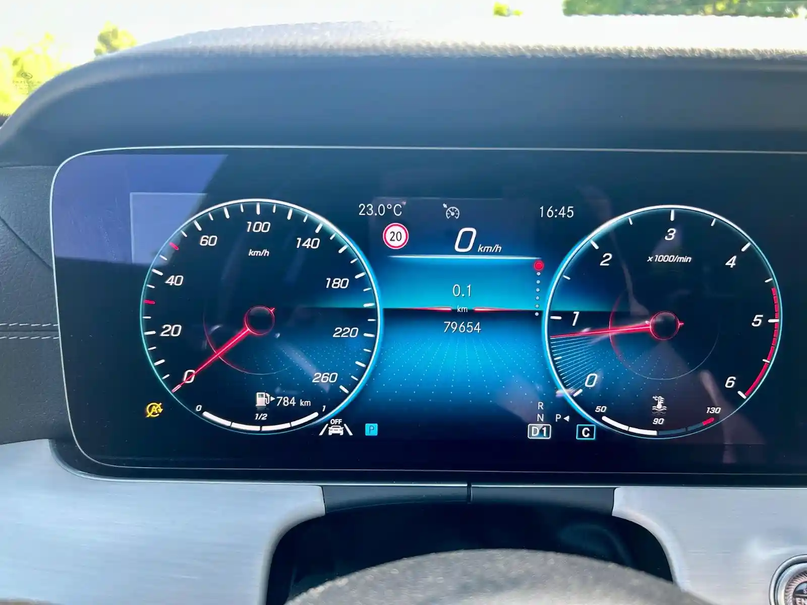 Mercedes-Benz E 220