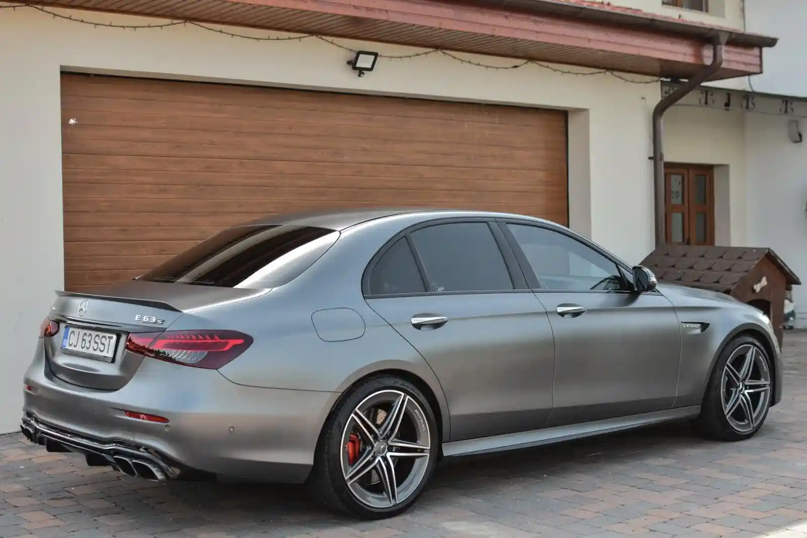 Mercedes-Benz E 63 AMG