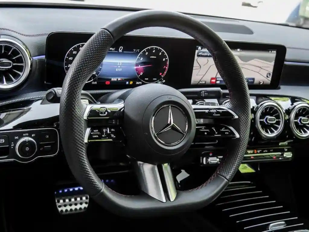 Mercedes-Benz CLA 200
