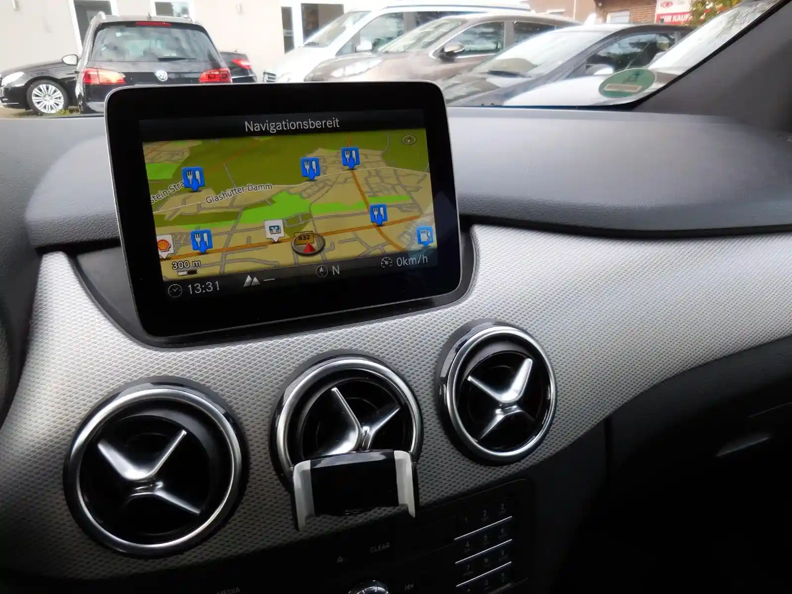 Mercedes-Benz B 220