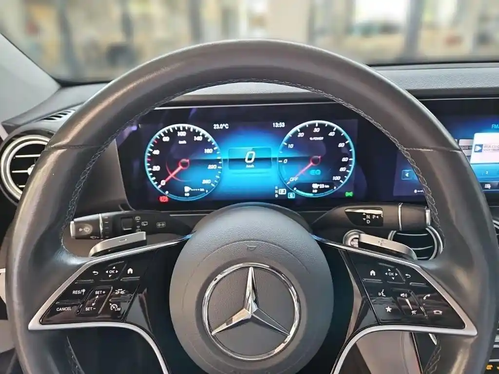 Mercedes-Benz E 300