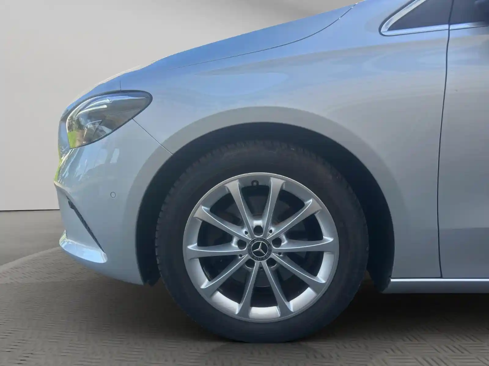 Mercedes-Benz B 200