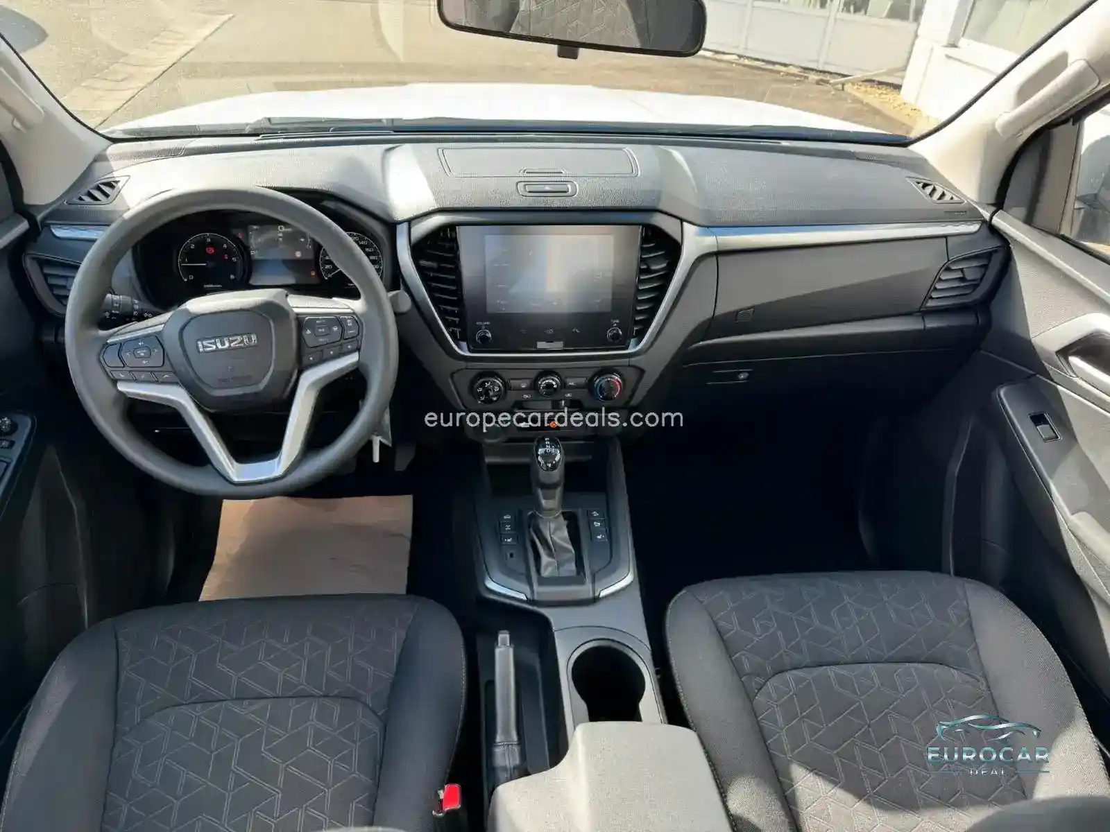 Space Cab 4X4 LS AT 2025