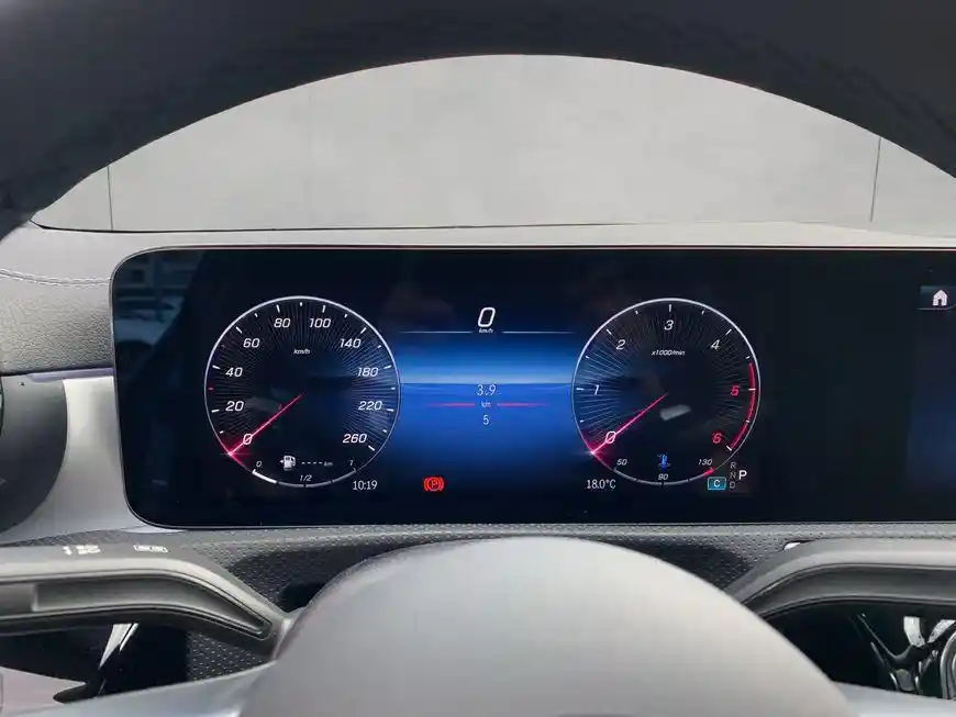 Mercedes-Benz CLA 180