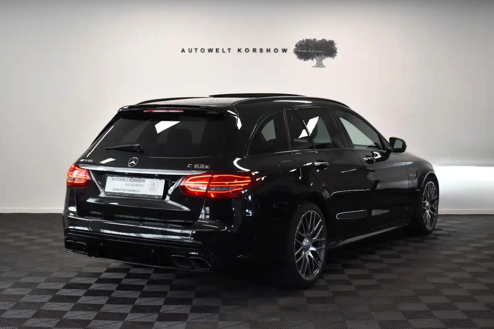 Mercedes-Benz C 63 AMG