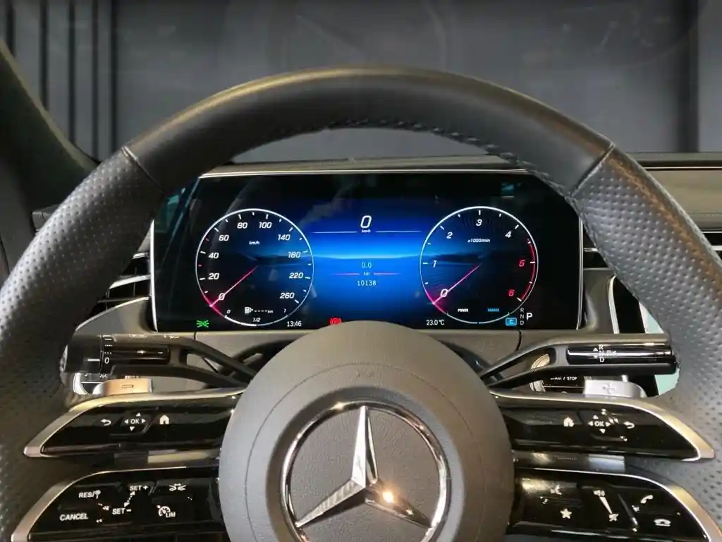 Mercedes-Benz E 220