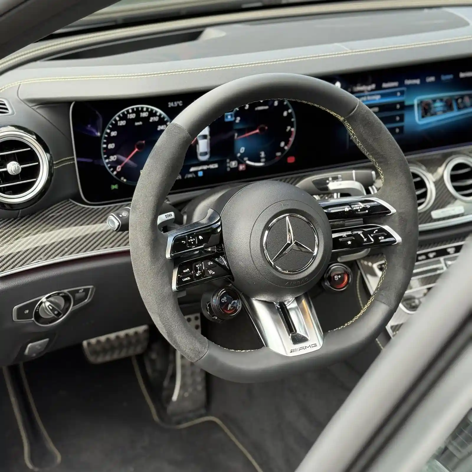 Mercedes-Benz E 63 AMG