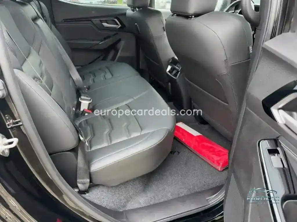 V-CROSS DoubleCab 4WD Automatik/Winter/AHK