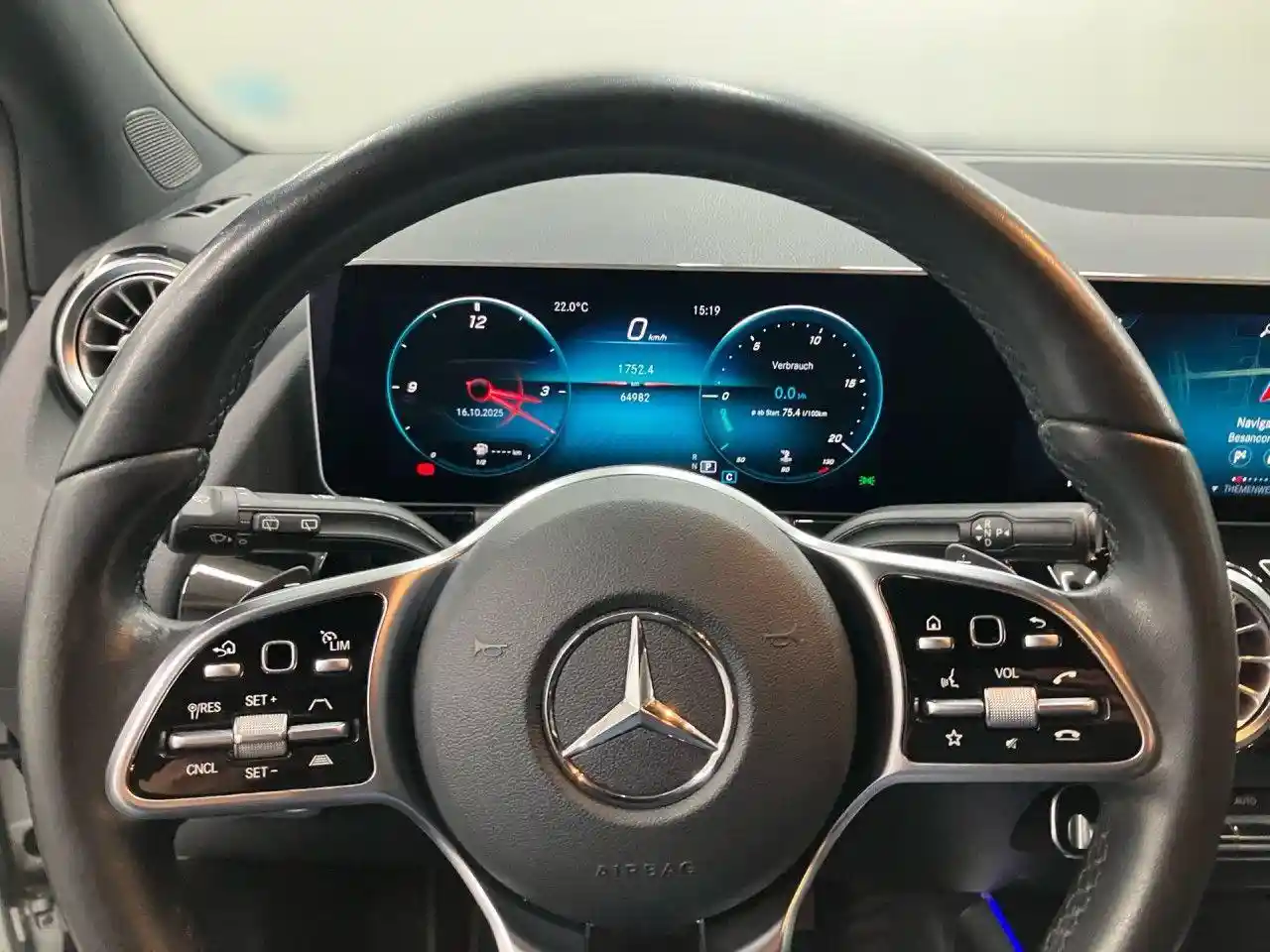 Mercedes-Benz B 220