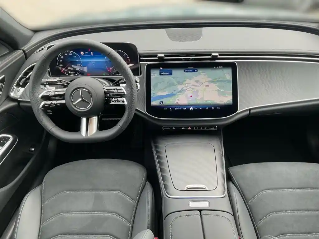 Mercedes-Benz E 220