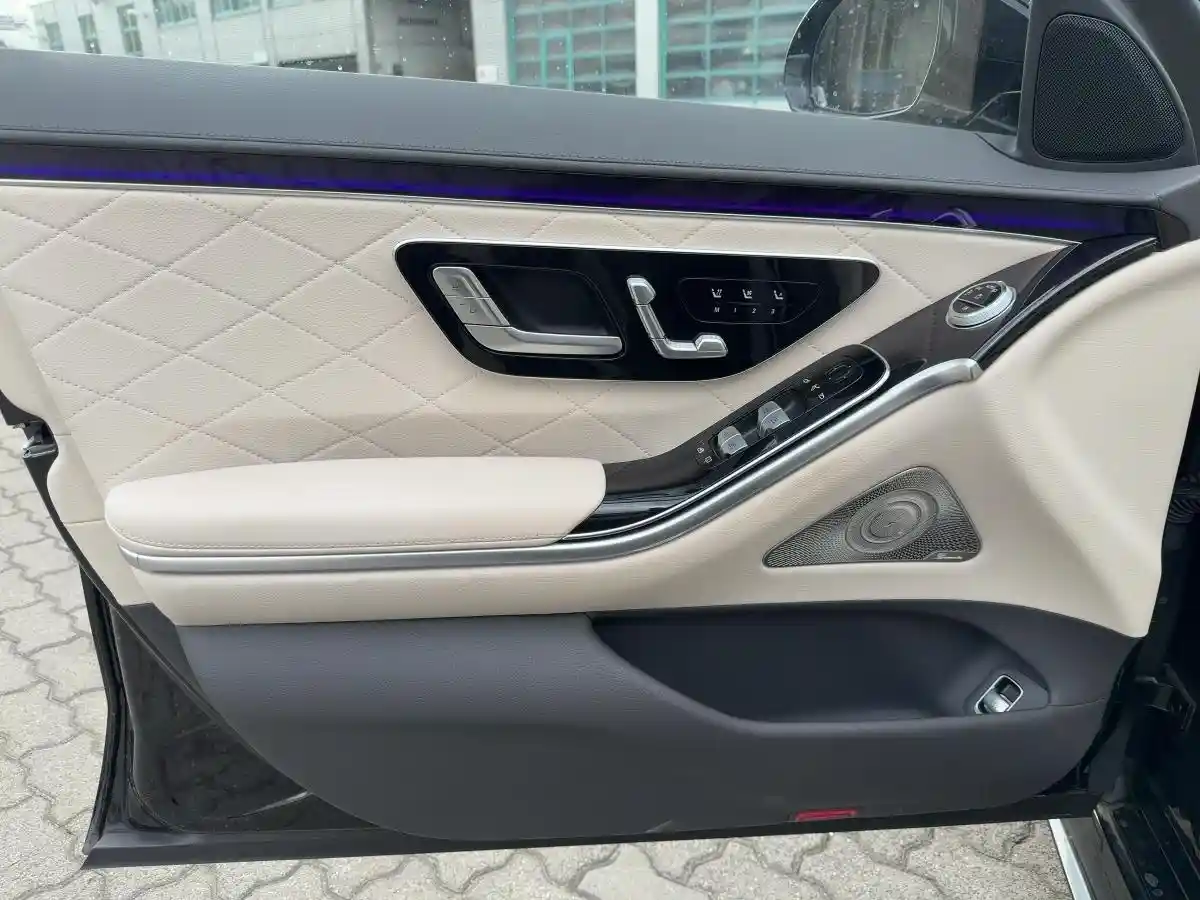 Mercedes-Benz S 500