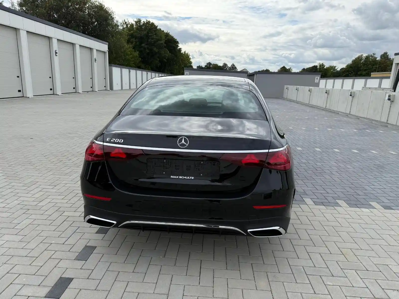 Mercedes-Benz E 200