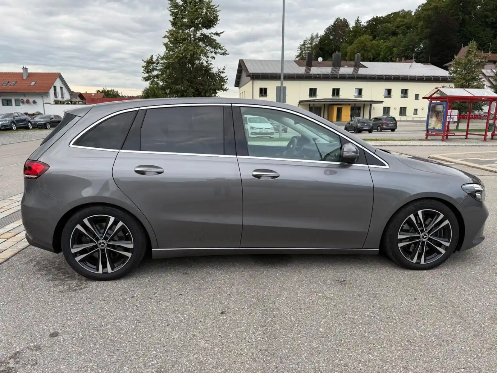 Mercedes-Benz B 220