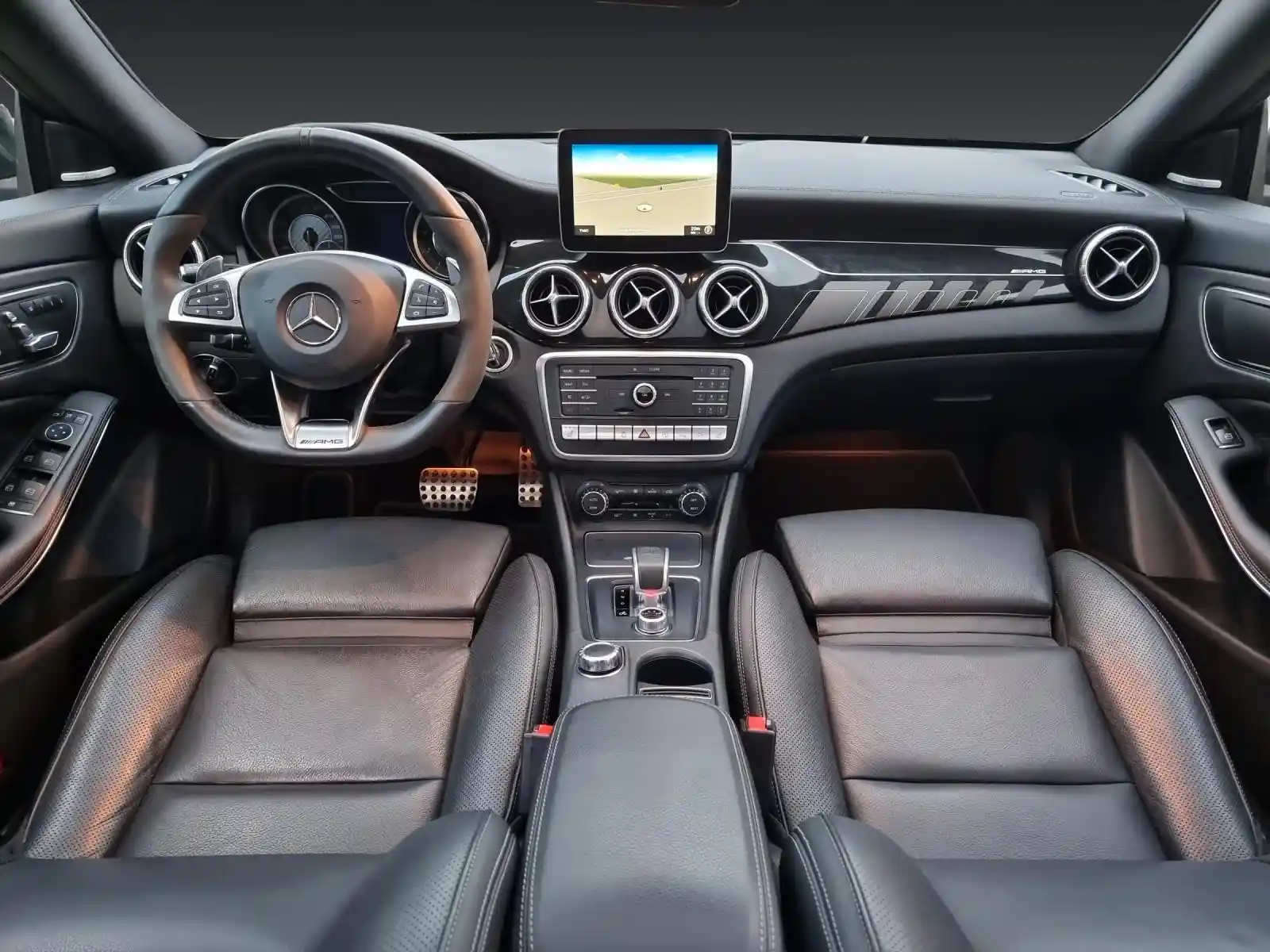 Mercedes-Benz CLA 45 AMG Shooting Brake