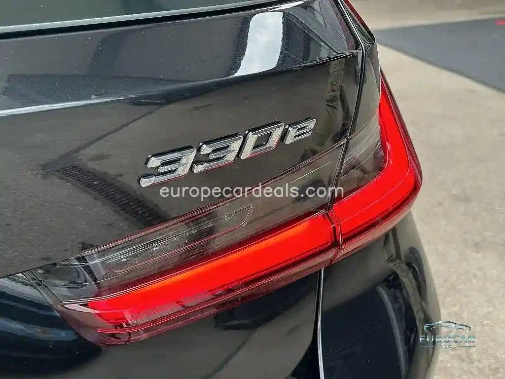 BMW 330
