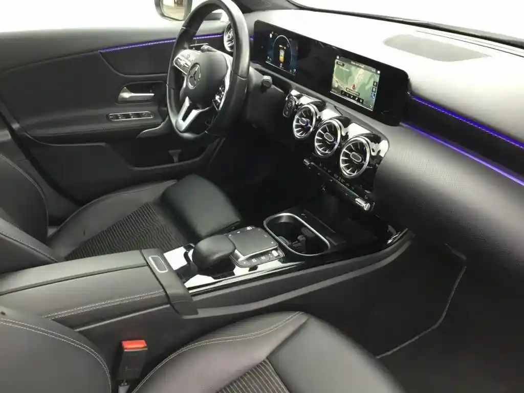 Mercedes-Benz A 200