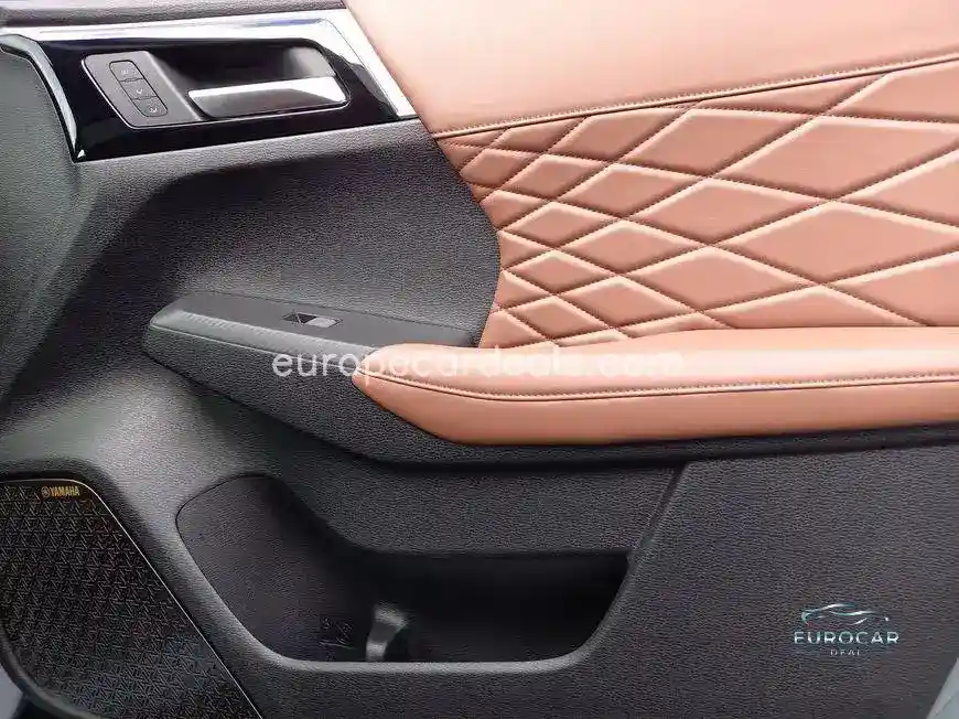 Mitsubishi Plug-in Hybrid Outlander