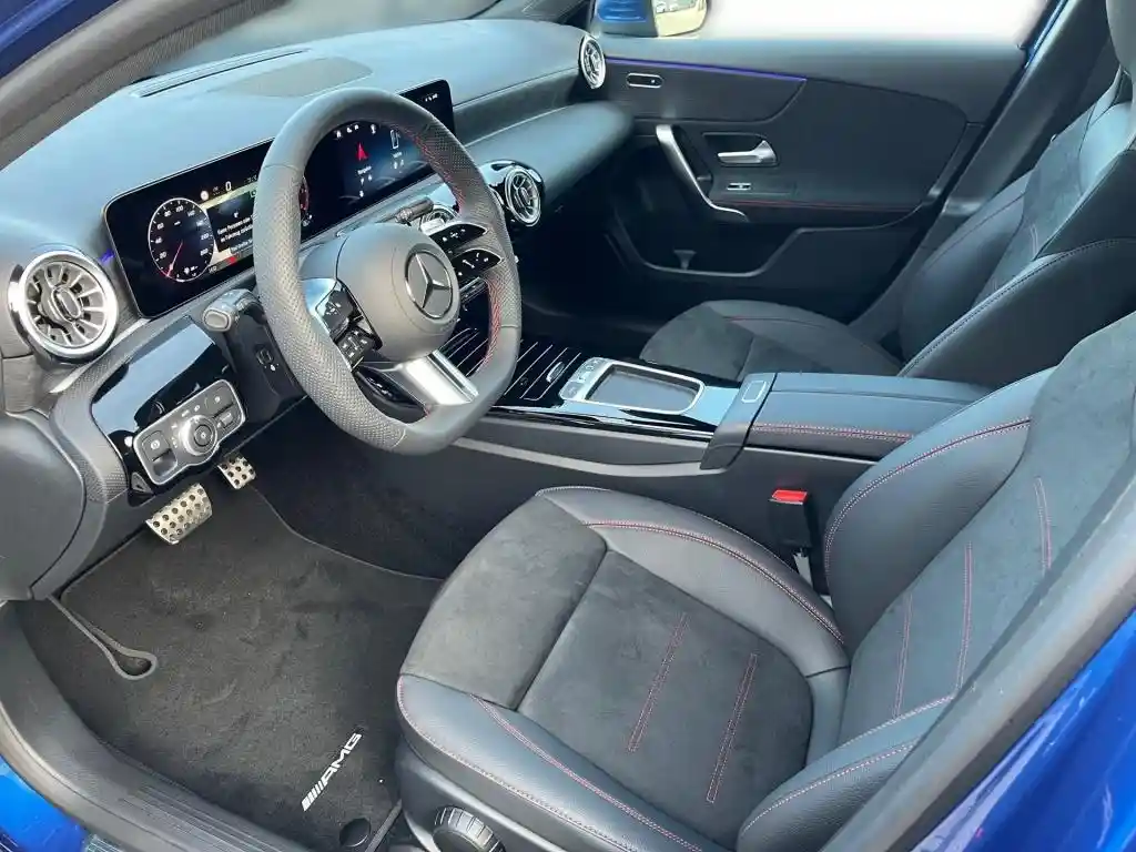 Mercedes-Benz A 180