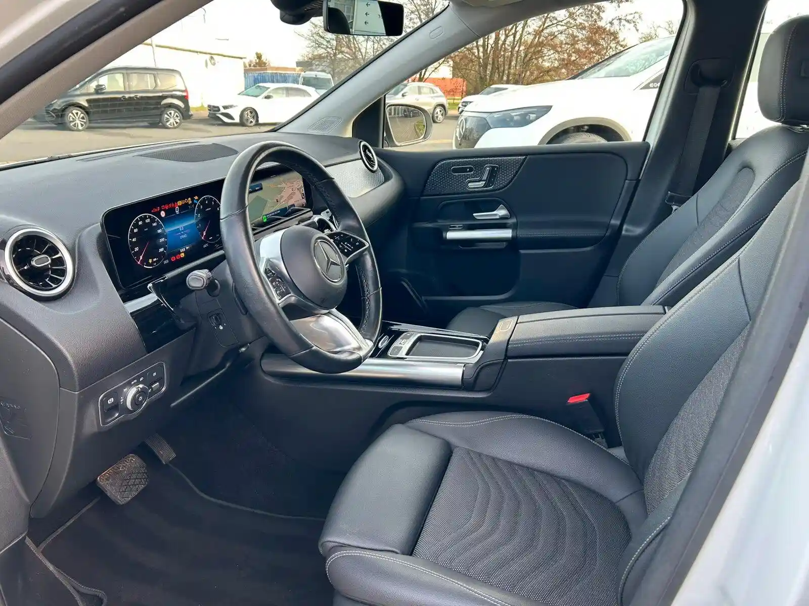 Mercedes-Benz B 180