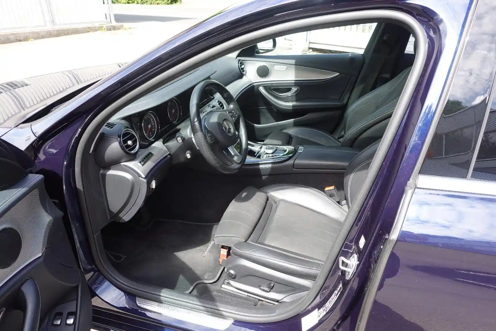 Mercedes-Benz E 220
