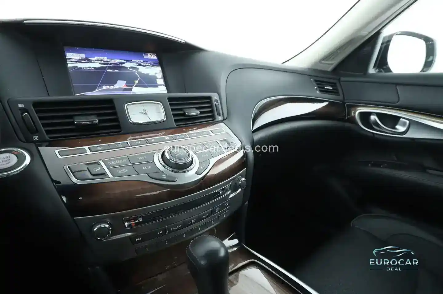 Infiniti Q70
