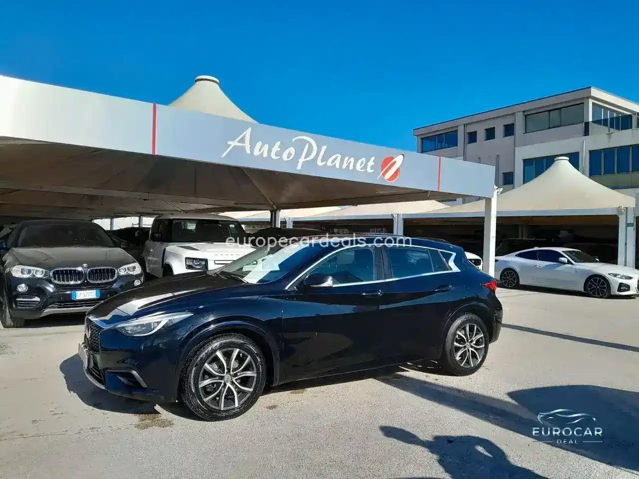Infiniti Q30