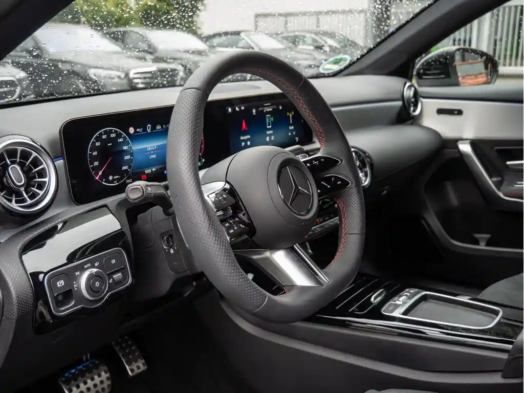 Mercedes-Benz A 180