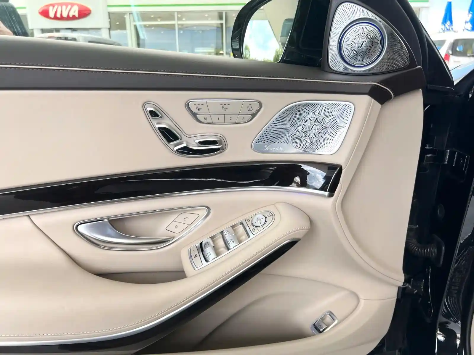 Mercedes-Benz S 560