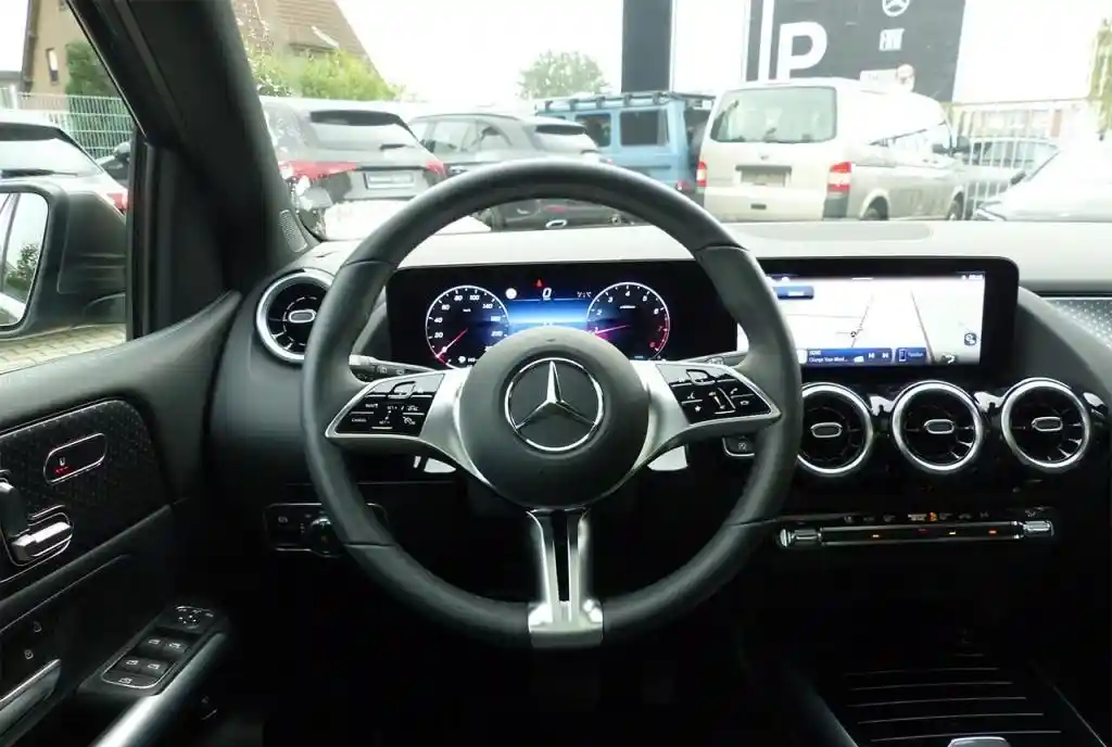 Mercedes-Benz B 200