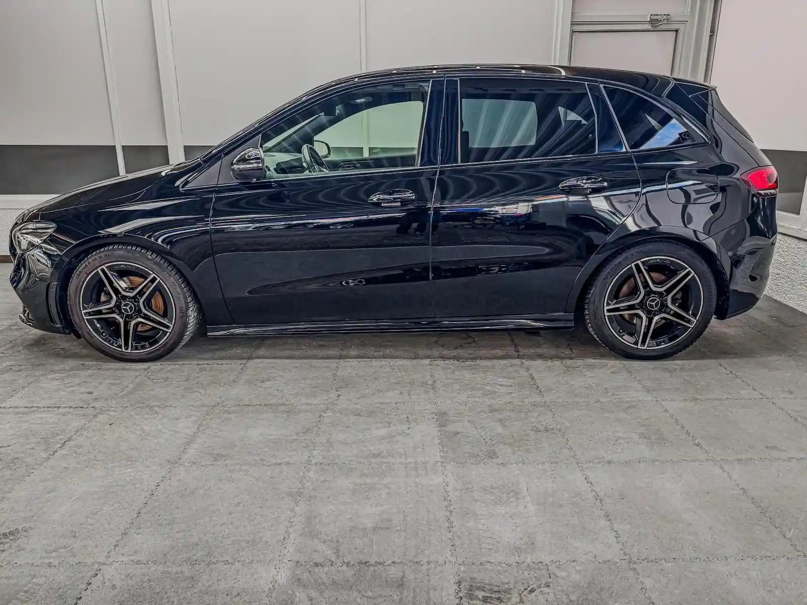 Mercedes-Benz B 200