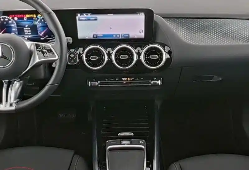 Mercedes-Benz B 180