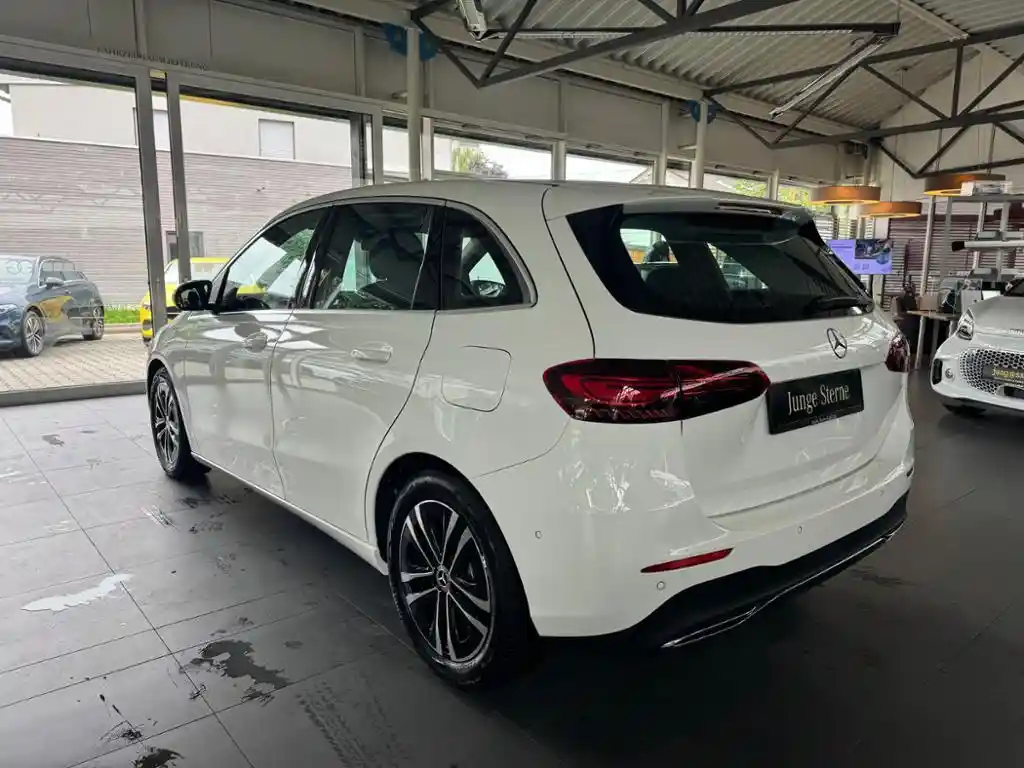 Mercedes-Benz B 200
